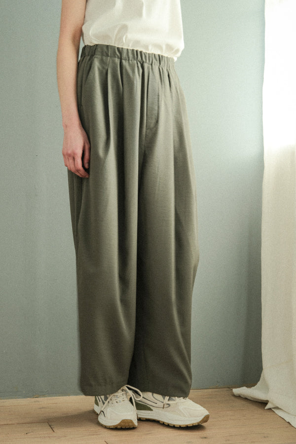 Side Tuck Trousers