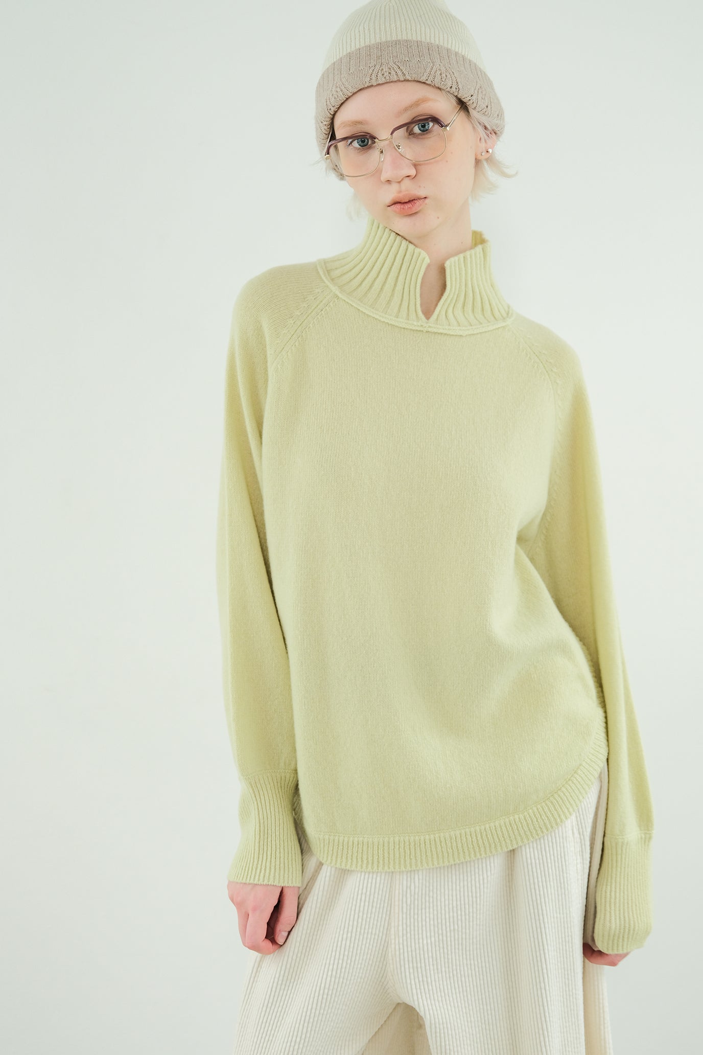 100% Wool Round Hem Pullover