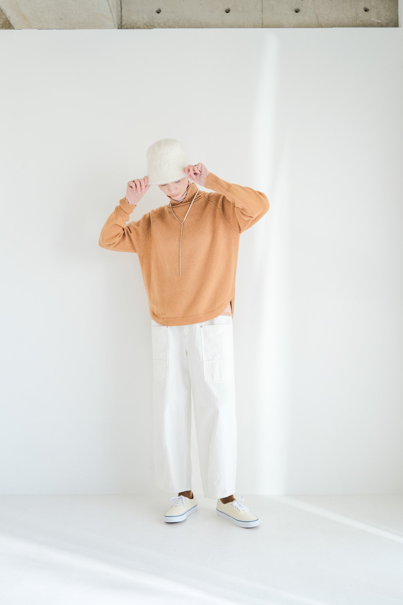 100% Wool Round Hem Pullover