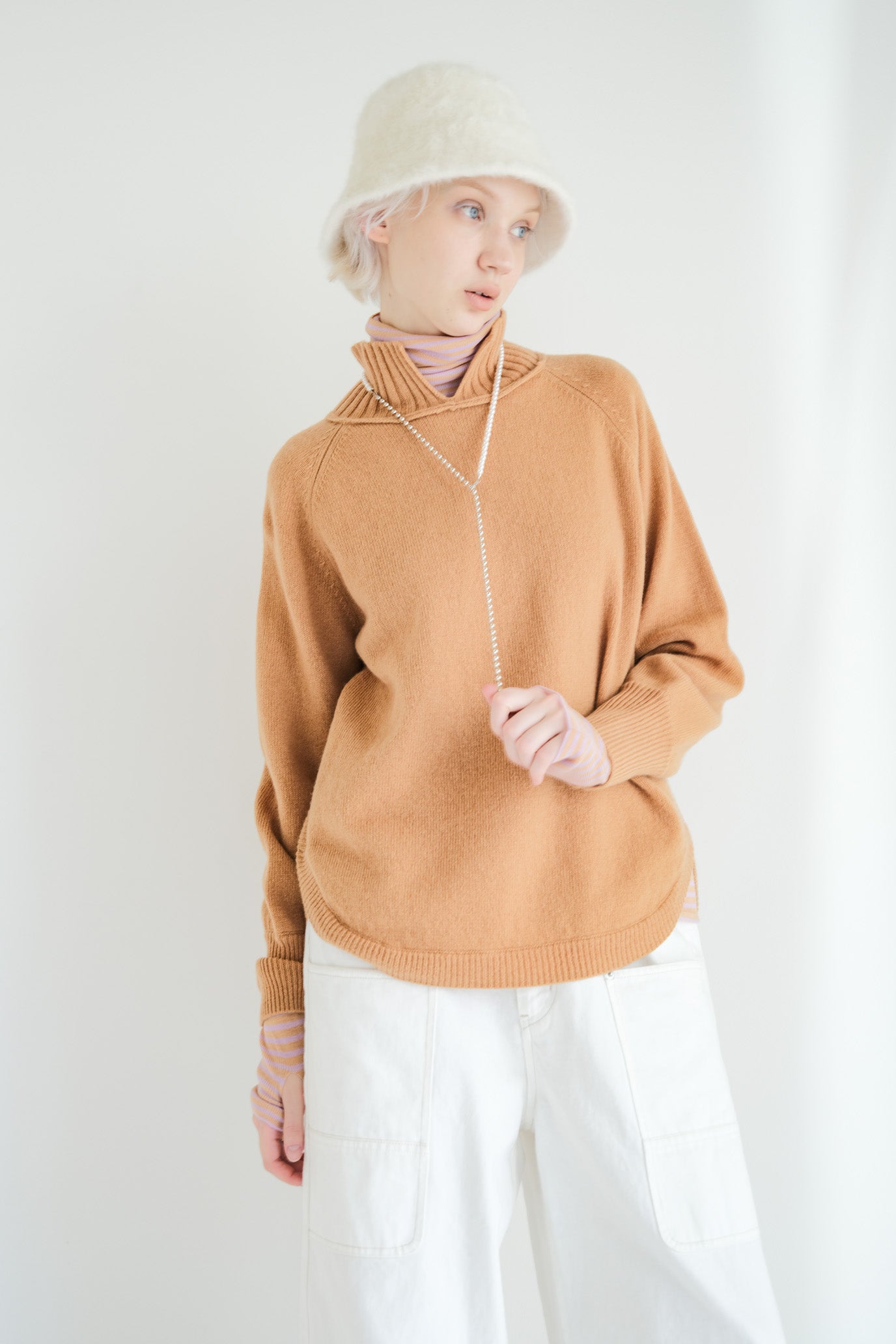 100% Wool Round Hem Pullover