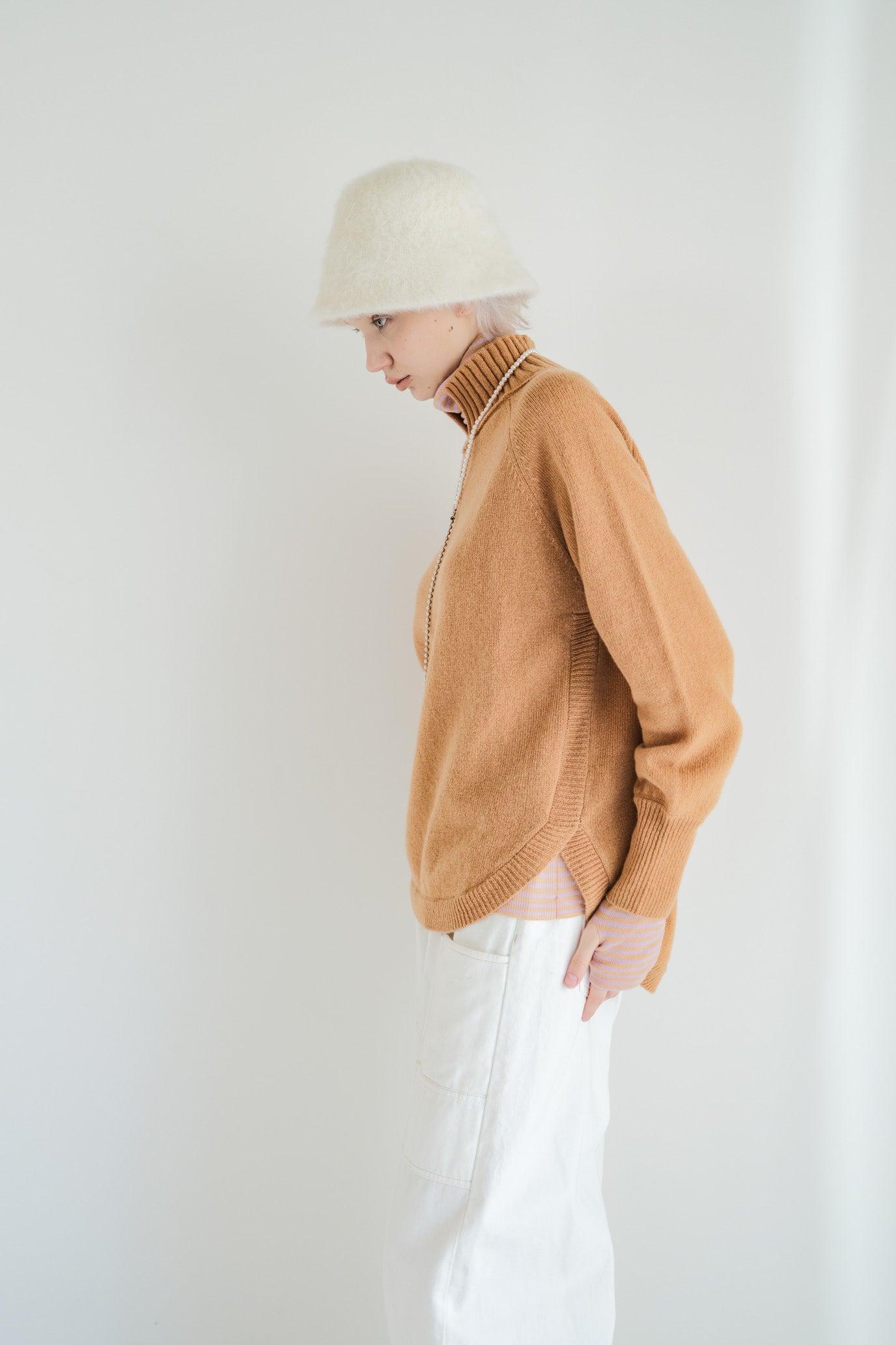 100% Wool Round Hem Pullover