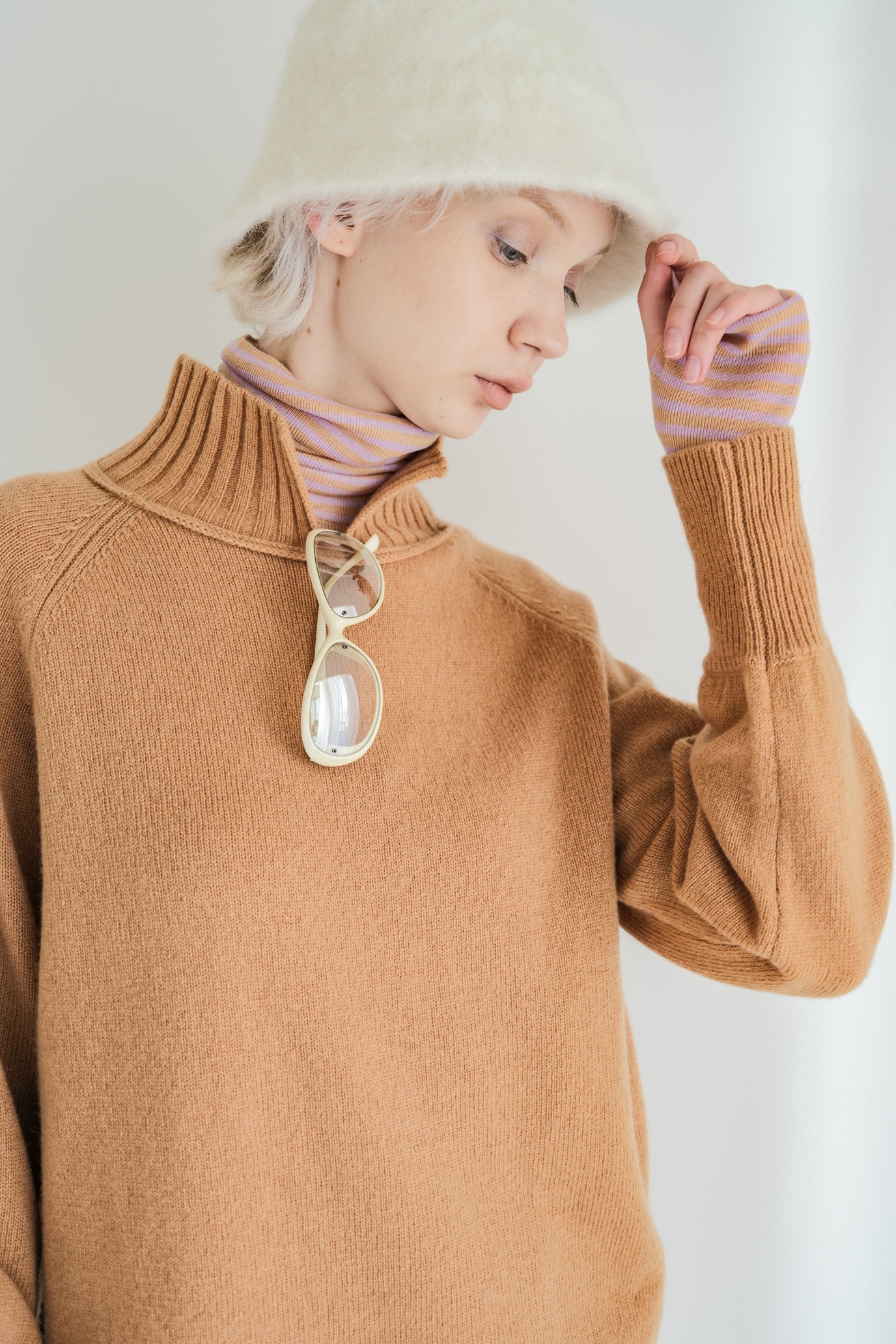 100% Wool Round Hem Pullover