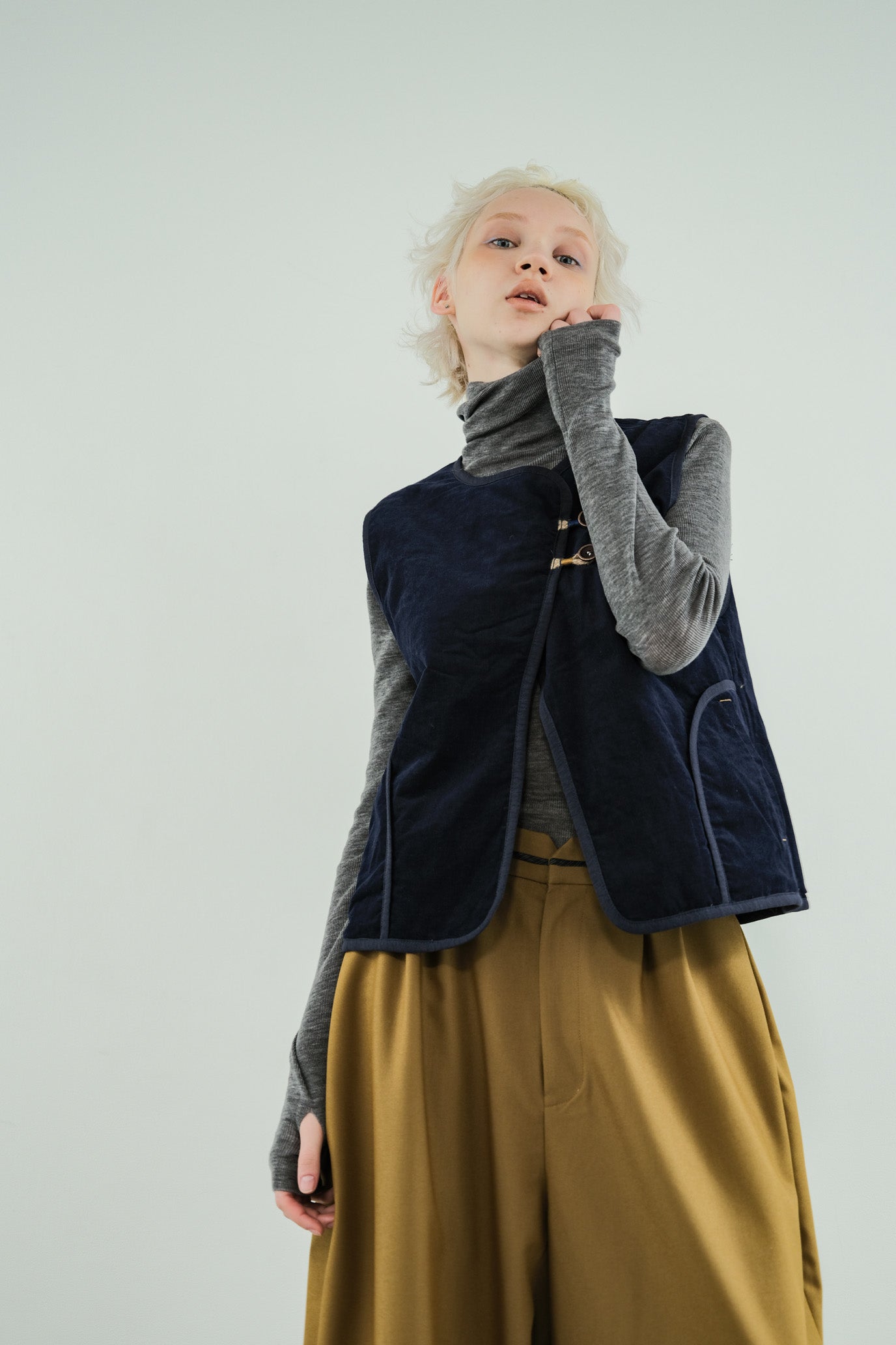 MOCOCHI Rib Turtleneck Pullover