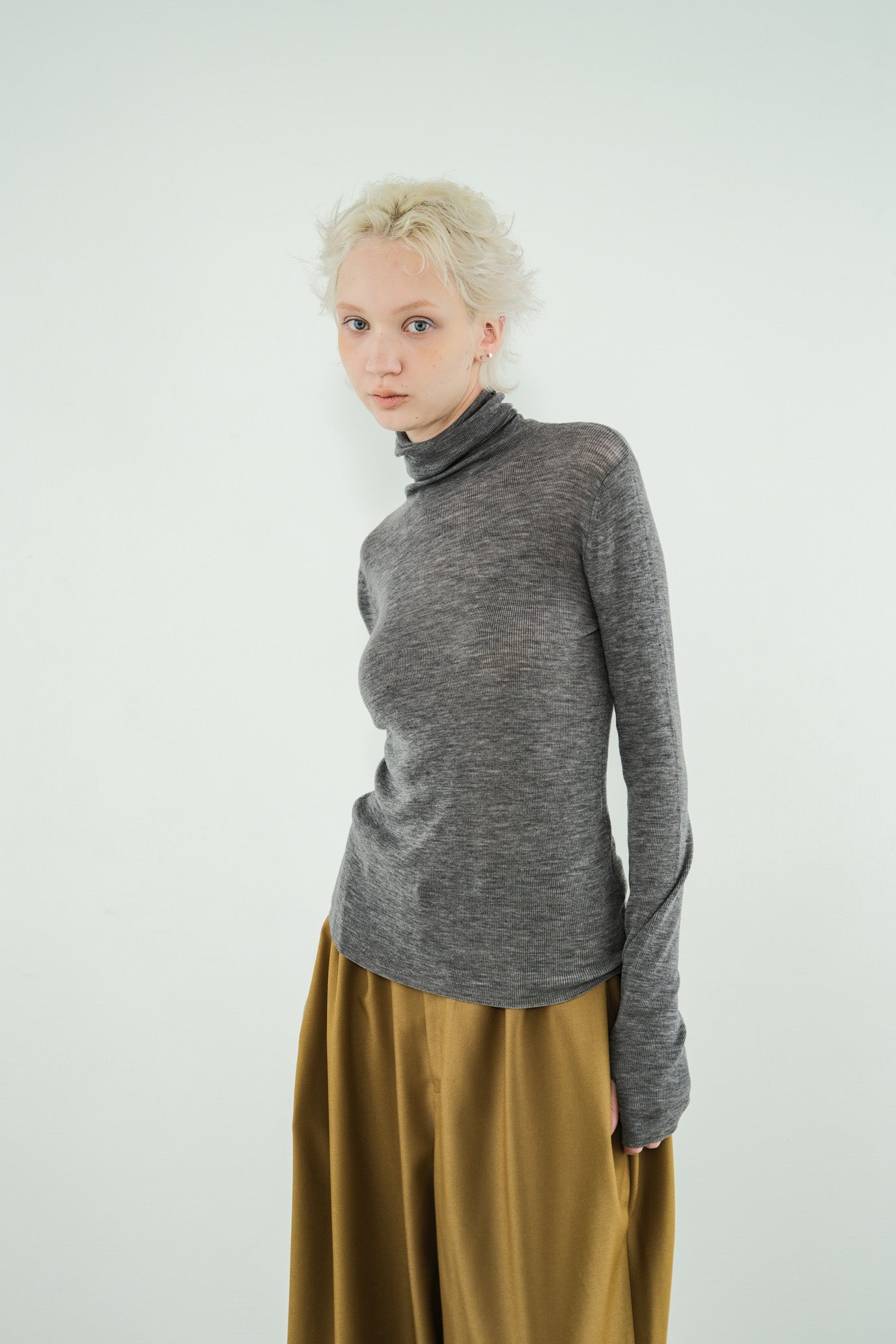 MOCOCHI Rib Turtleneck Pullover