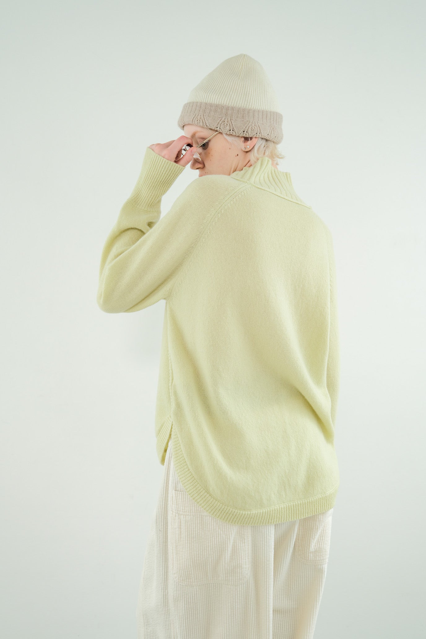 100% Wool Round Hem Pullover