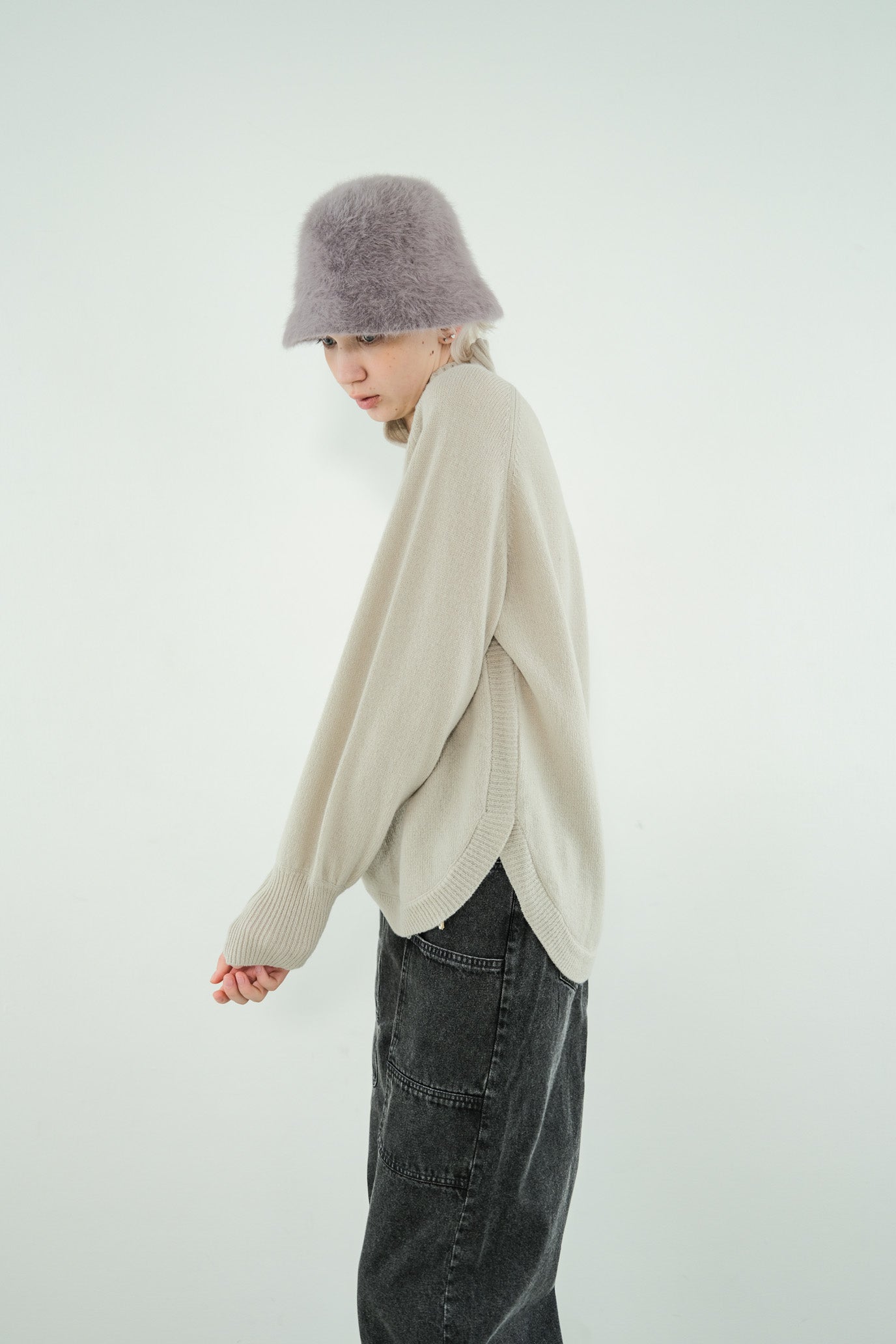 100% Wool Round Hem Pullover