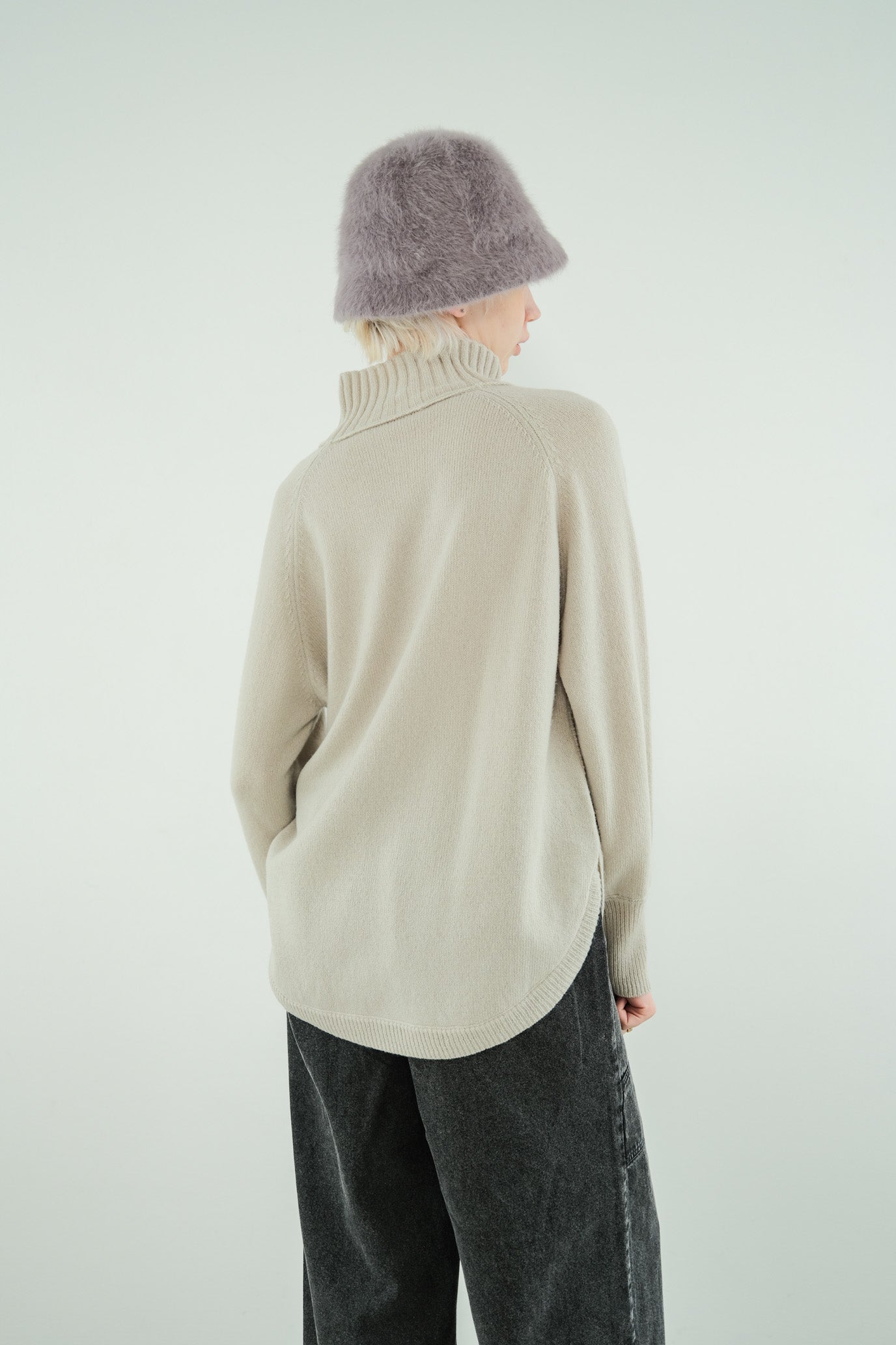 100% Wool Round Hem Pullover