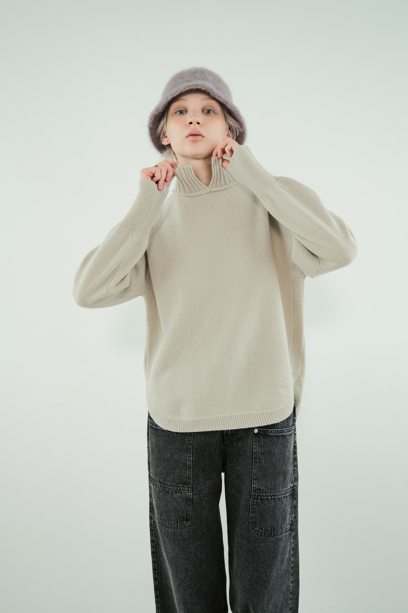 100% Wool Round Hem Pullover