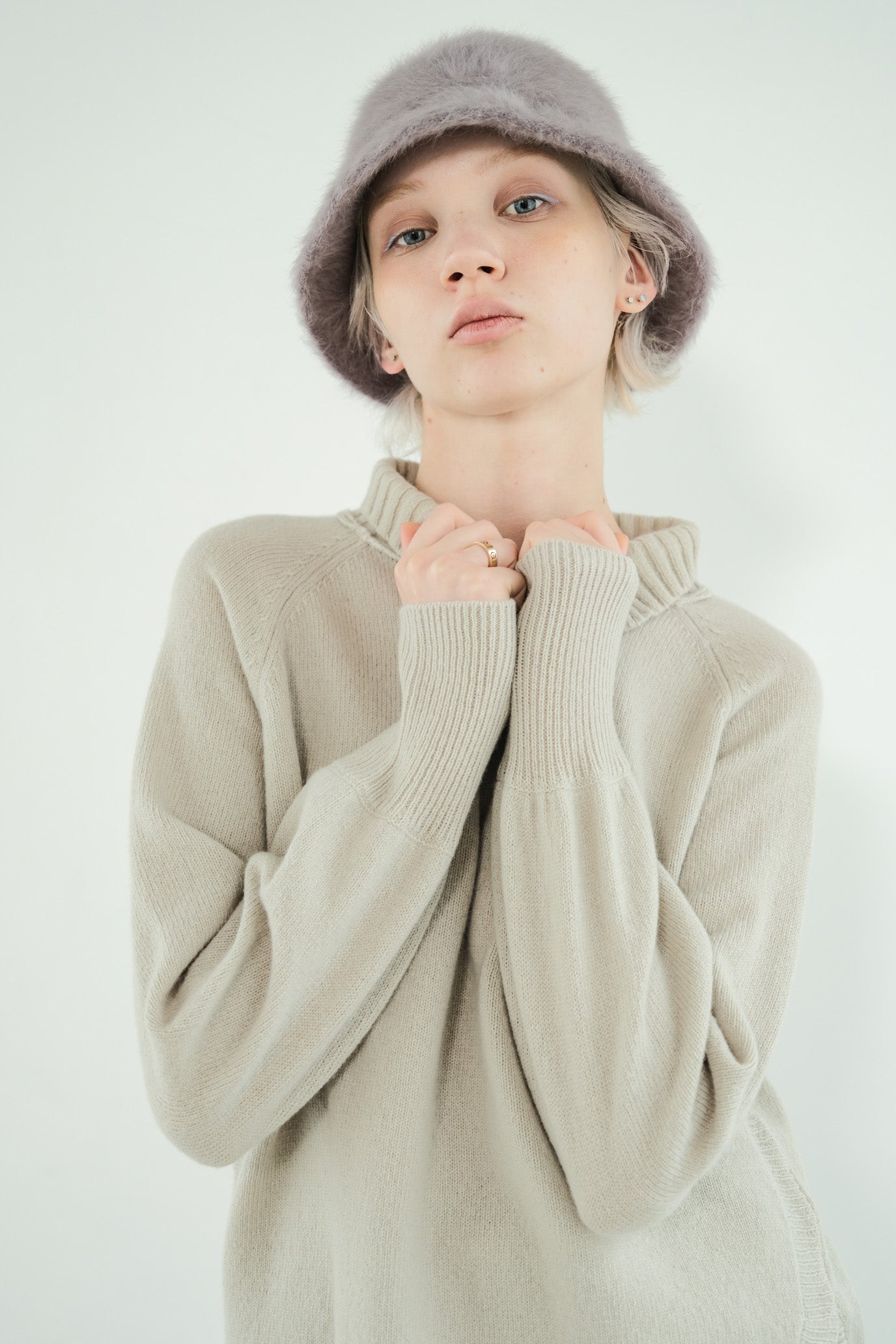 100% Wool Round Hem Pullover