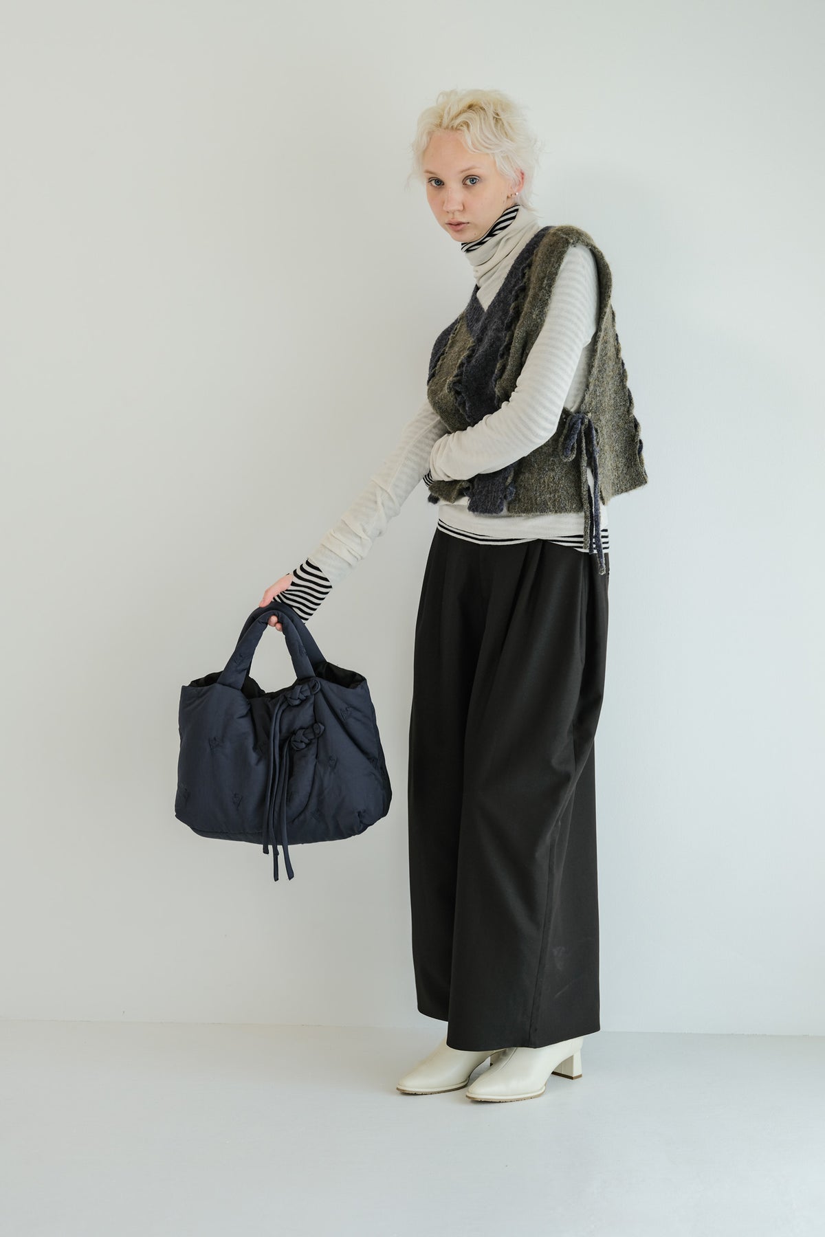 Tube Knot Embroidered Bag