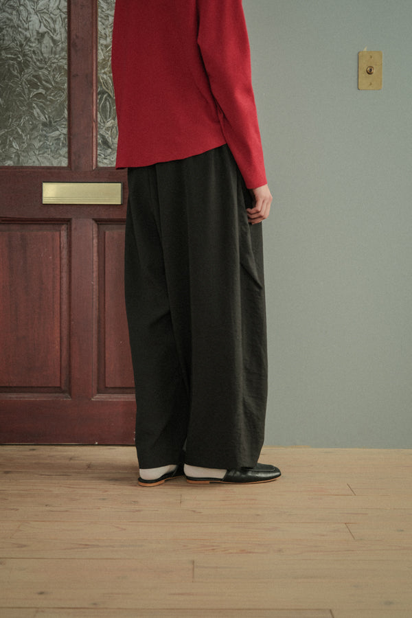 Side Tuck Trousers