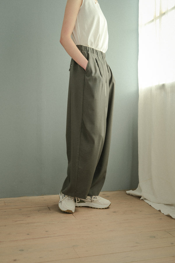 Side Tuck Trousers