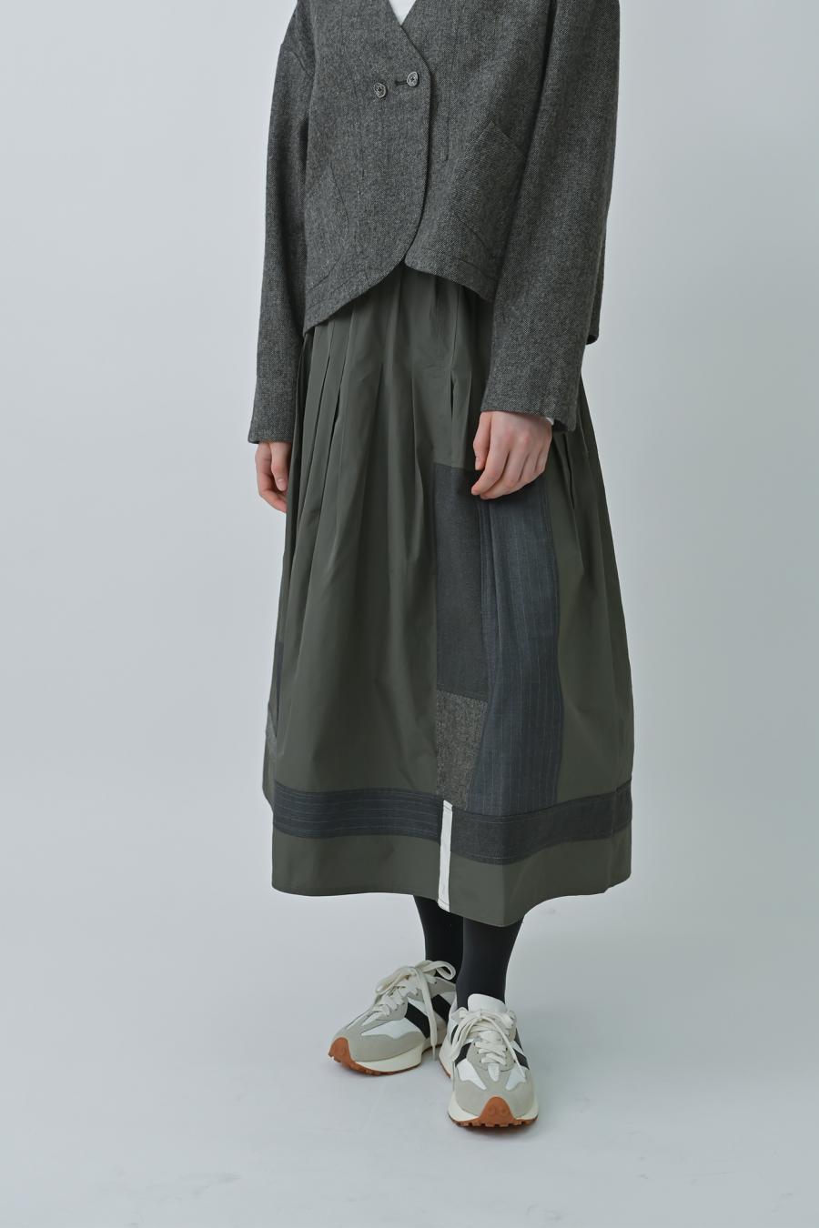 Memory Taffeta Tuck Skirt