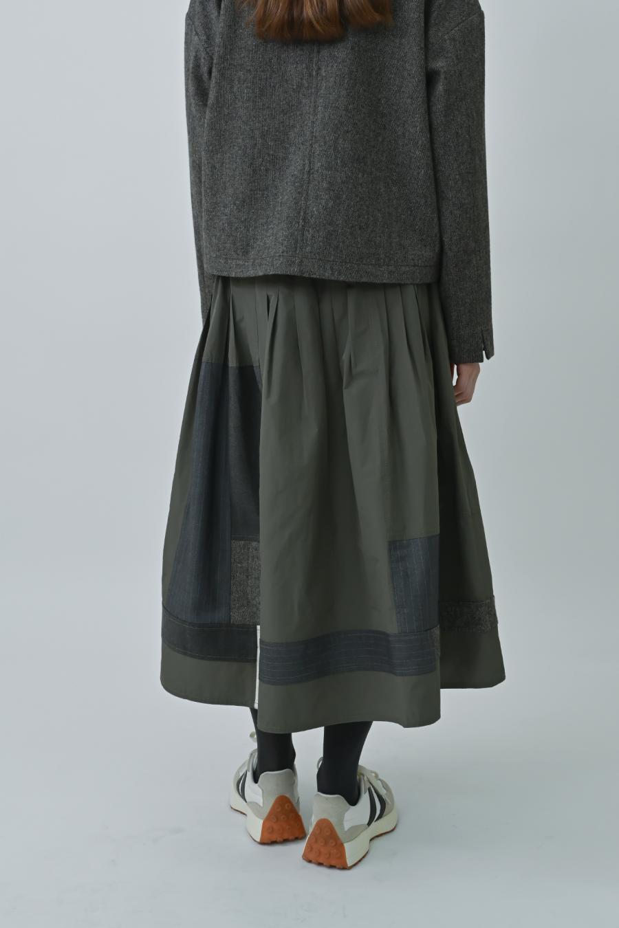 Memory Taffeta Tuck Skirt