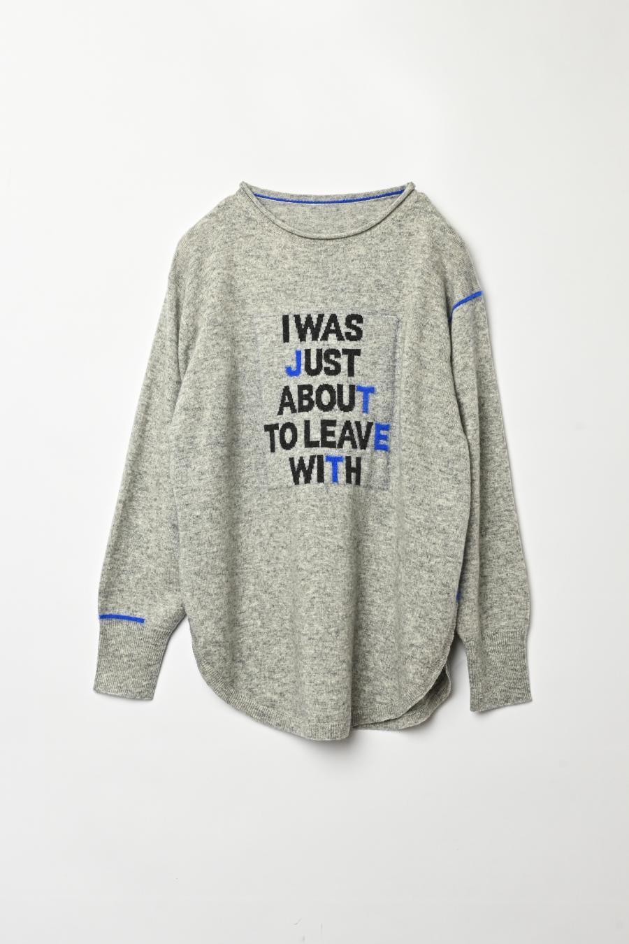 Round Slit Logo Pullover