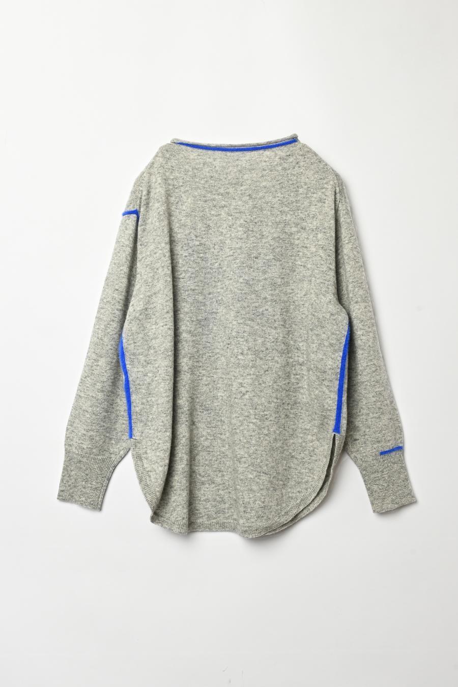 Round Slit Logo Pullover