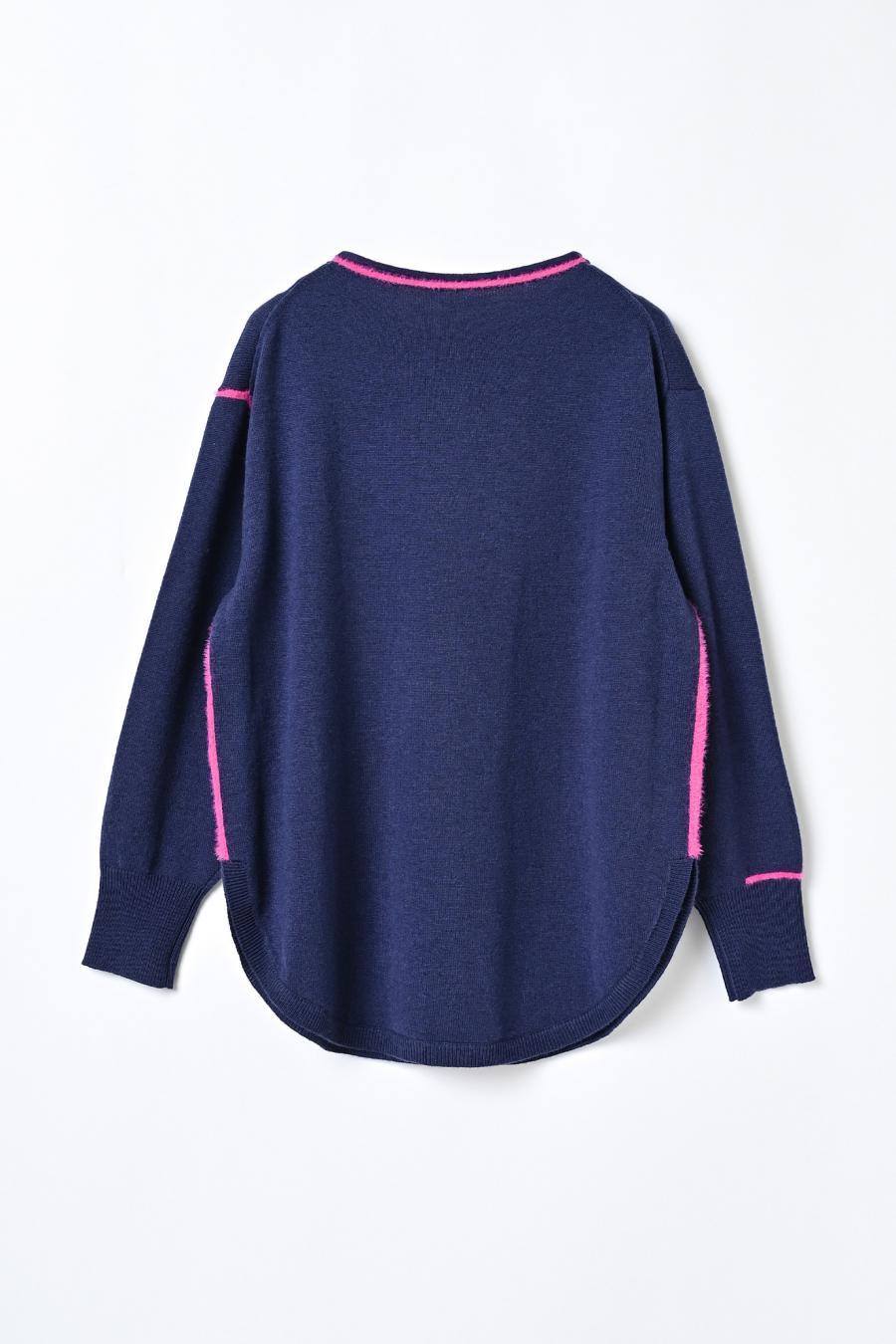 Round Slit Logo Pullover