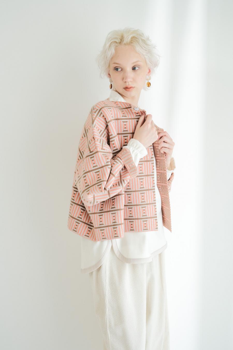 Circle Line Cropped Cardigan