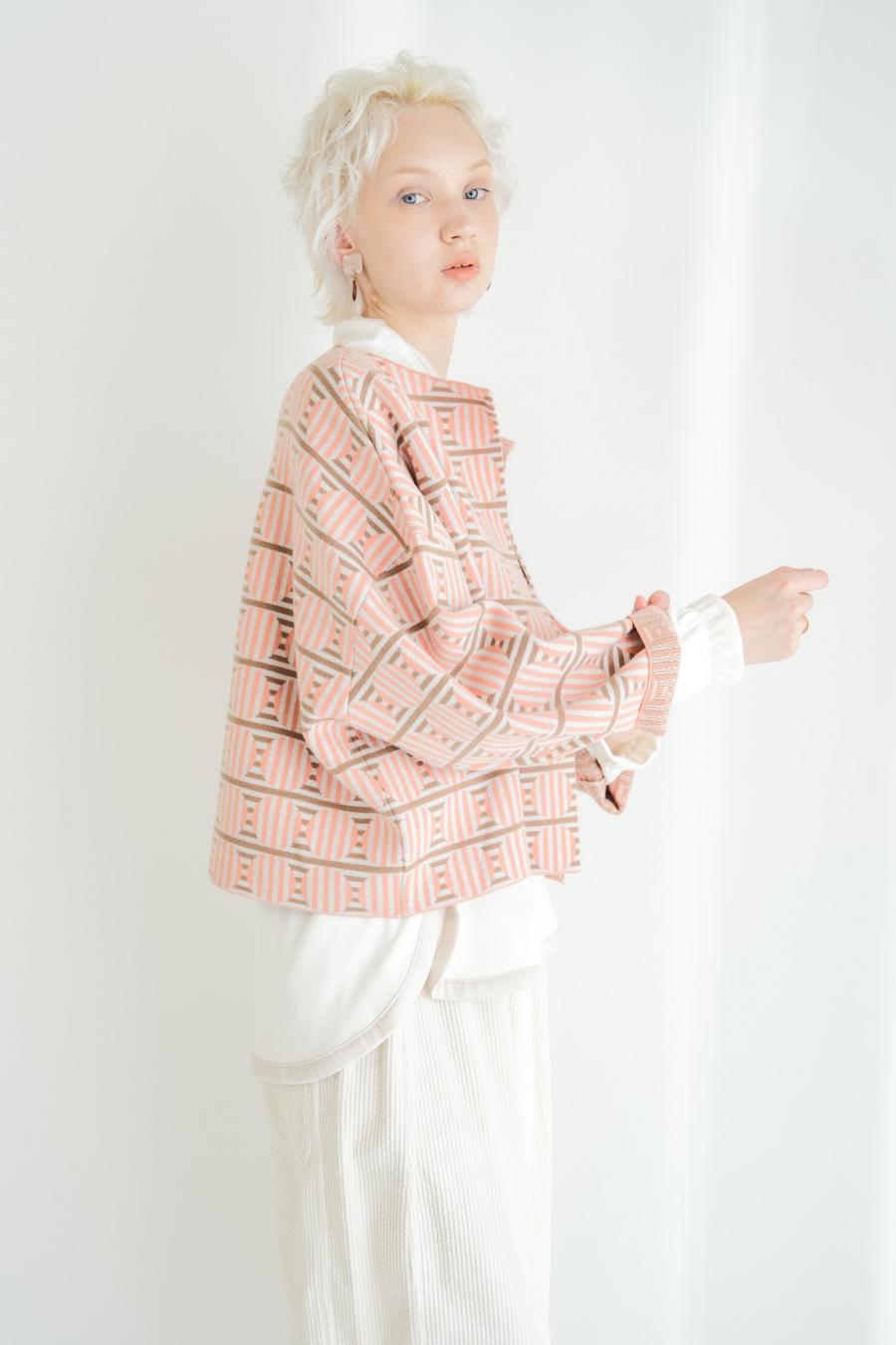 Circle Line Cropped Cardigan