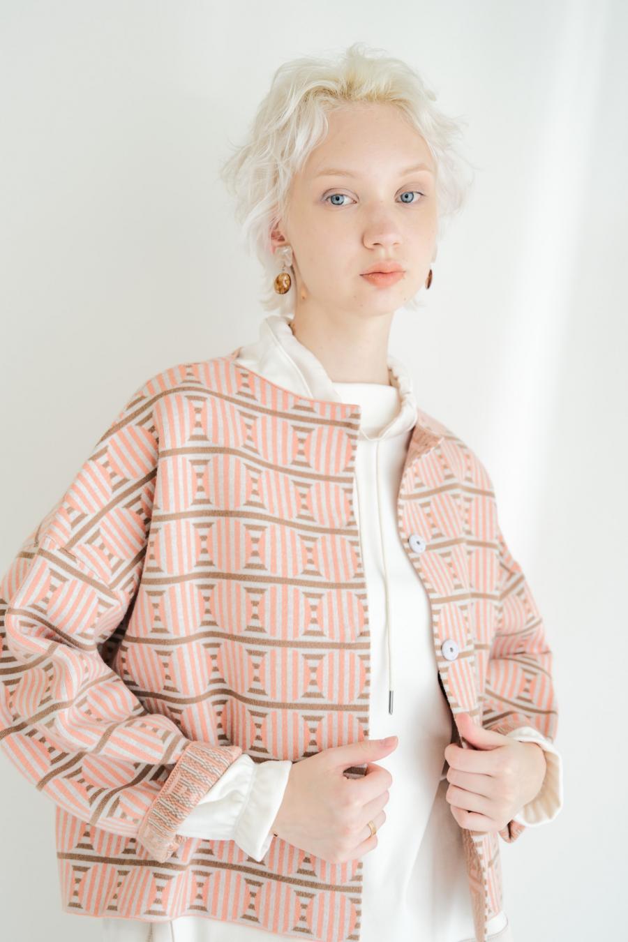Circle Line Cropped Cardigan