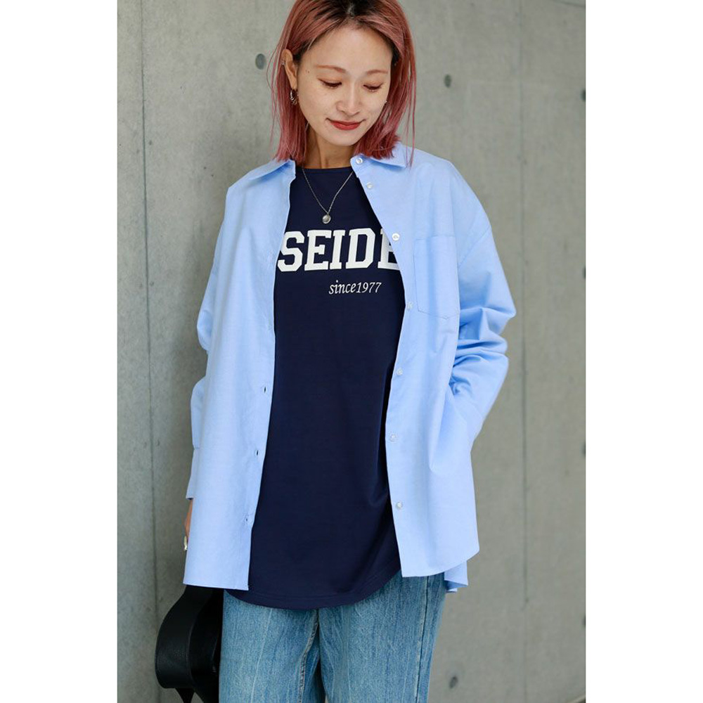 【ベーシックカラー】ネイビーTシャツ｜カジュアルさと知的さのバランスが絶妙