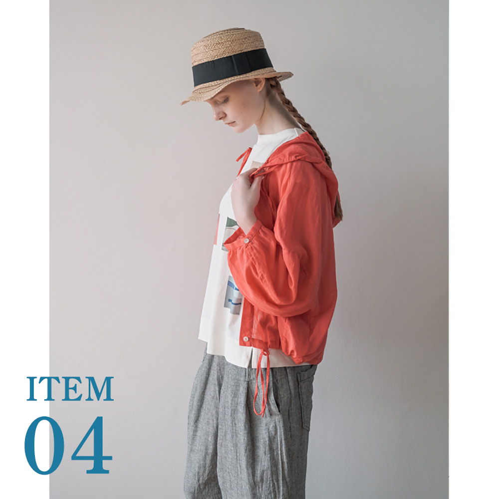 【ITEM 04】夏の毎日を心地よく。涼しげシアーが魅力の、akane大人パーカー