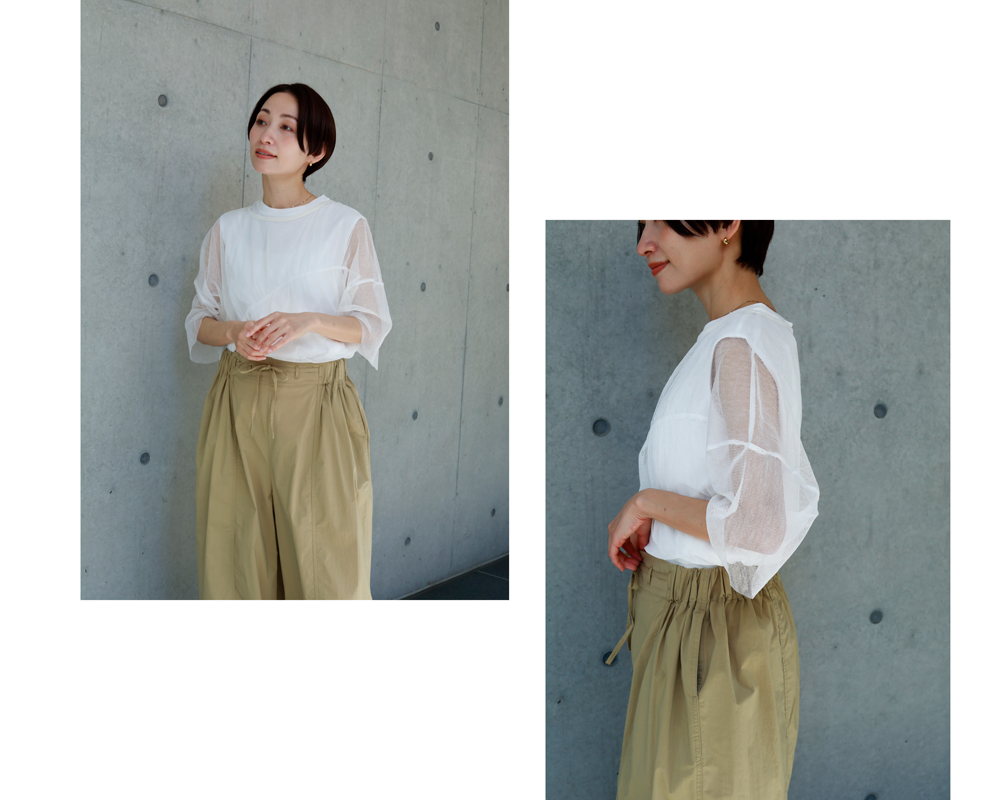  白メッシュプルオーバー × ベージュのワイドパンツ_2
