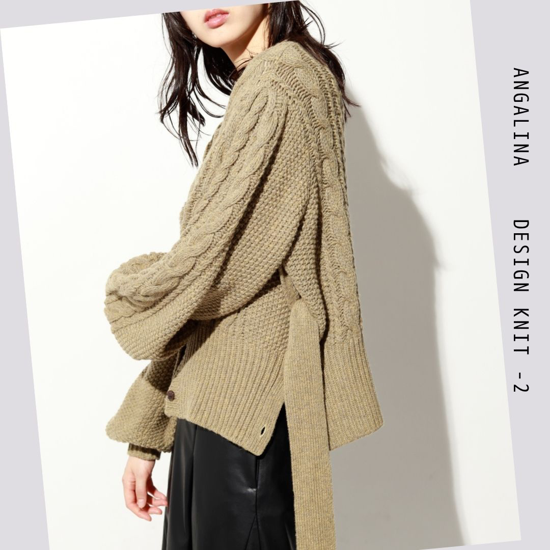 定番を刷新する構築カーデ。 立体ケーブル×スリットで叶える“脱ベーシック”