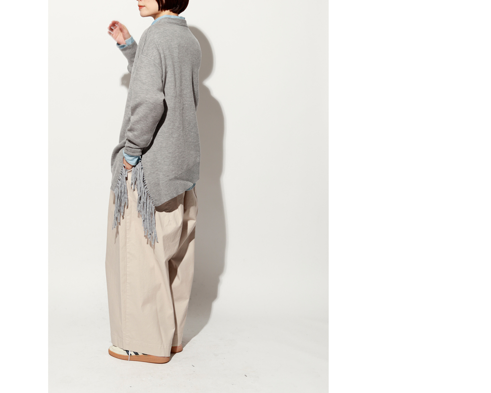 黒より細見え×くすみカラーの冬コーデ実例_1