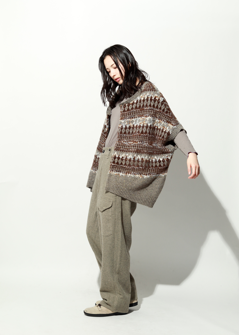 モカ×グレー×チャコールの落ち着いたトーンで上品