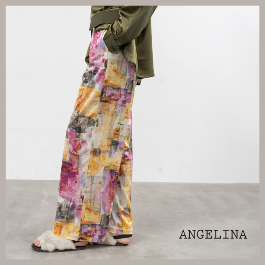 『スタイリングにアートを。纏うだけで洒落見えするプリントボトム』 着るだけでアート。ムードを纏うキャンバス柄ベロア