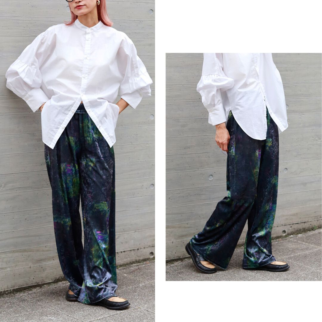 『スタイリングにアートを。纏うだけで洒落見えするプリントボトム』 着るだけでアート。ムードを纏うキャンバス柄ベロア