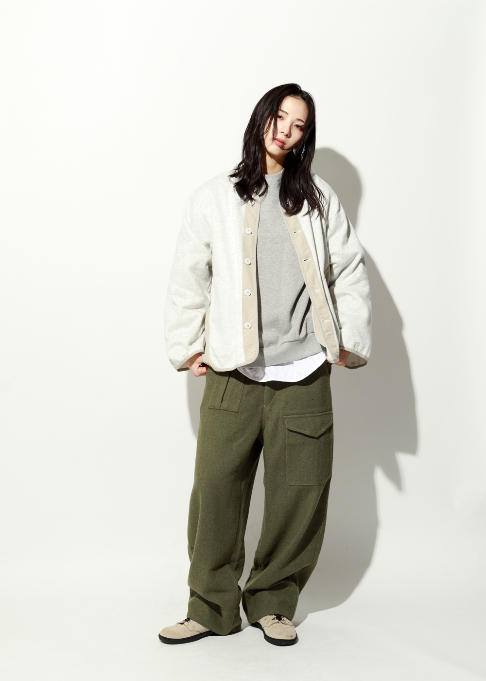 羽織るだけでこなれる、ライナーカーディガン