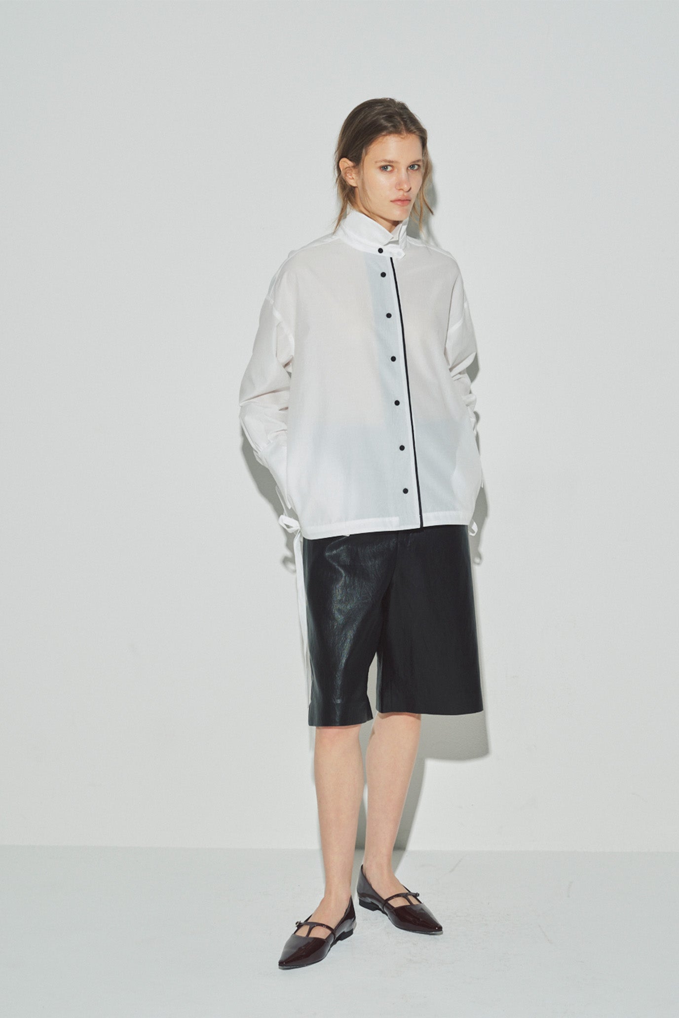 Airy Back Gather Shirt