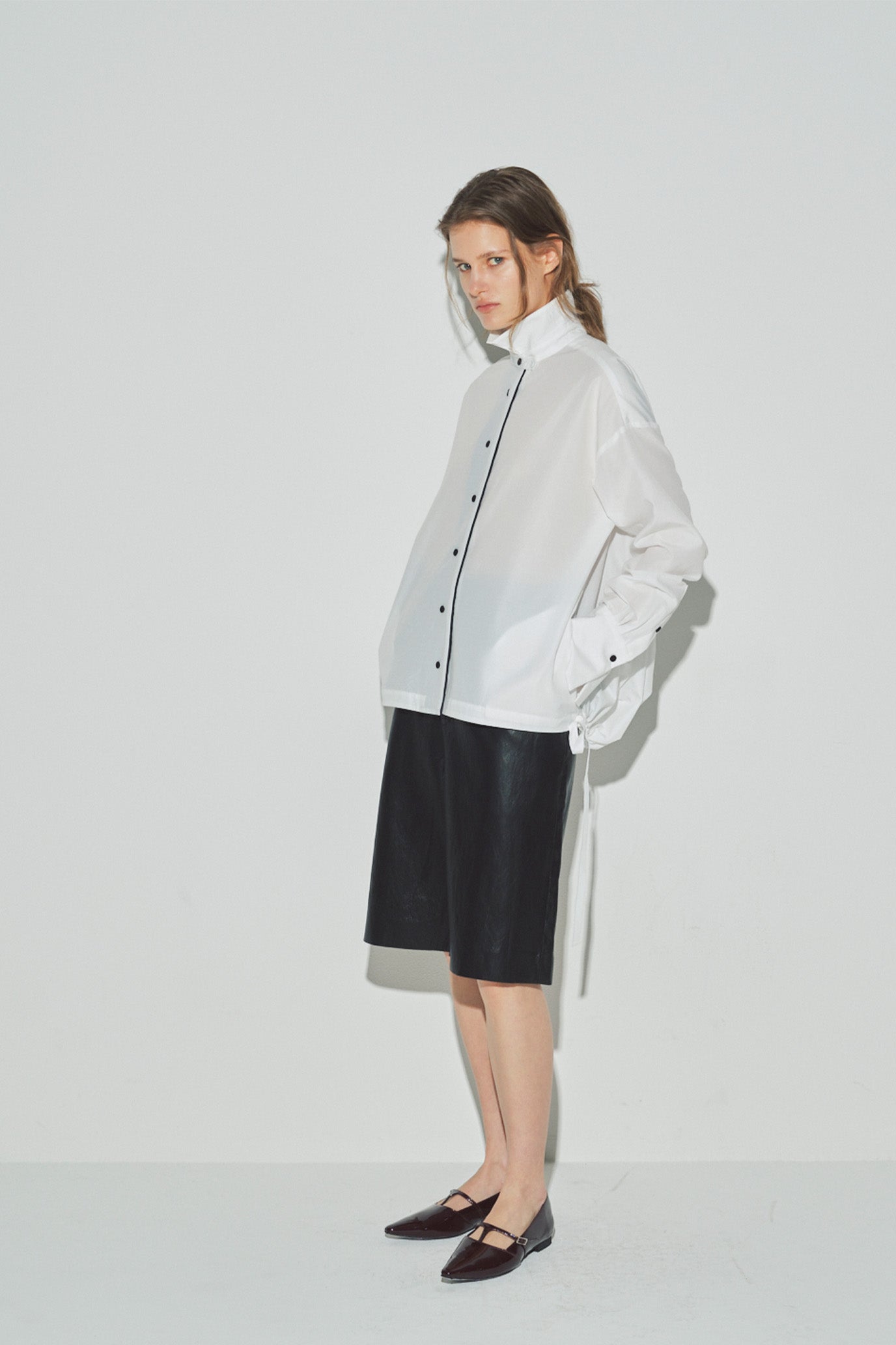 Airy Back Gather Shirt