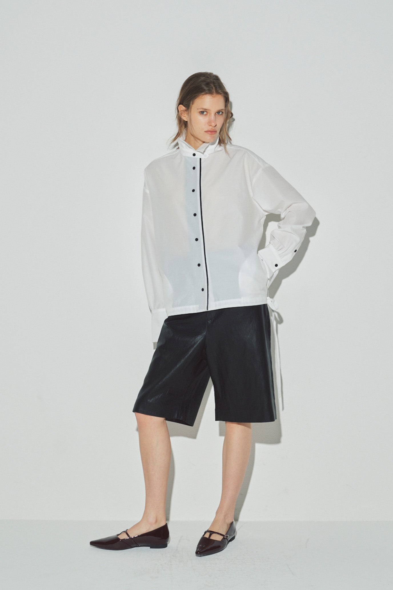 Airy Back Gather Shirt