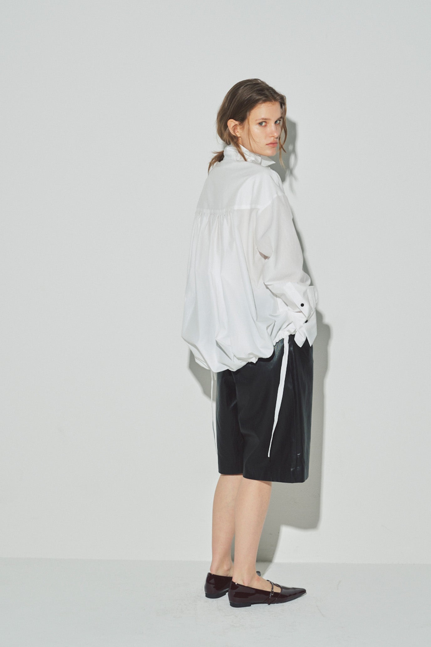 Airy Back Gather Shirt