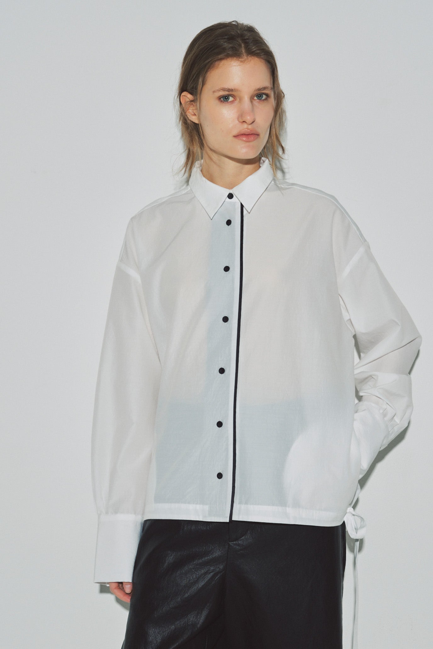 Airy Back Gather Shirt