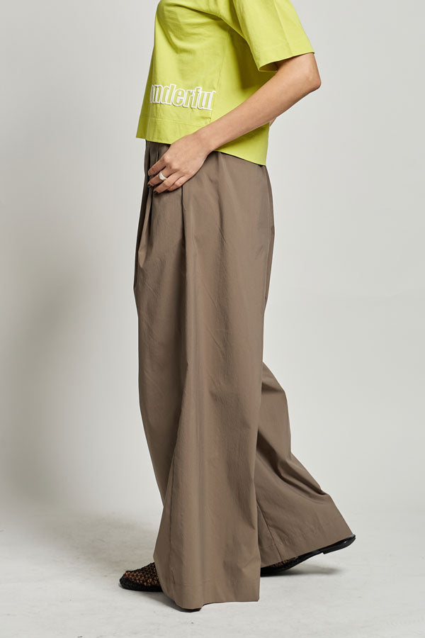 Double-Tuck Baggy Pants