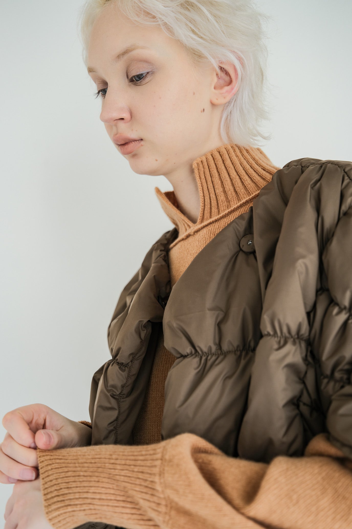 100% Wool Round Hem Pullover