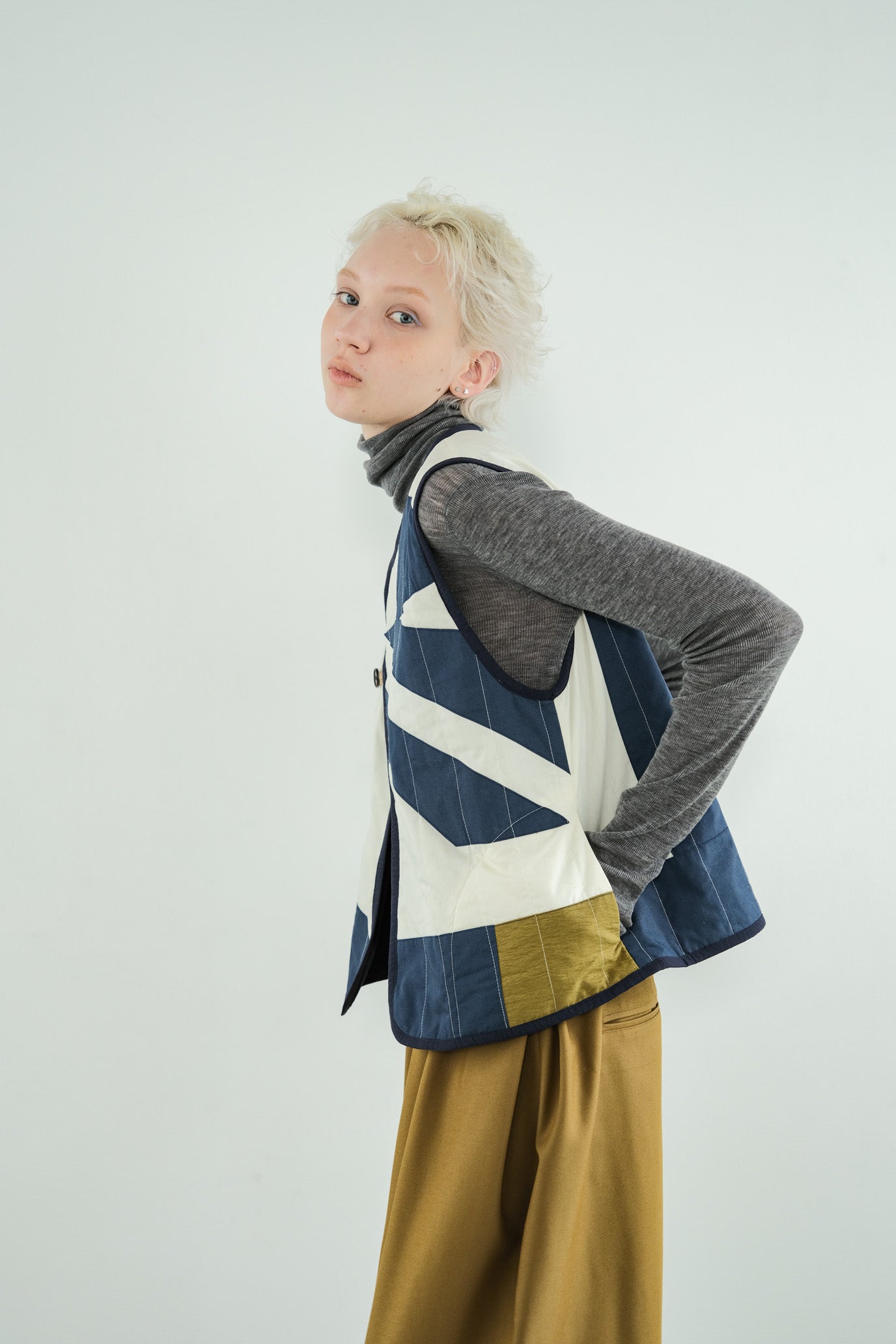 MOCOCHI Rib Turtleneck Pullover