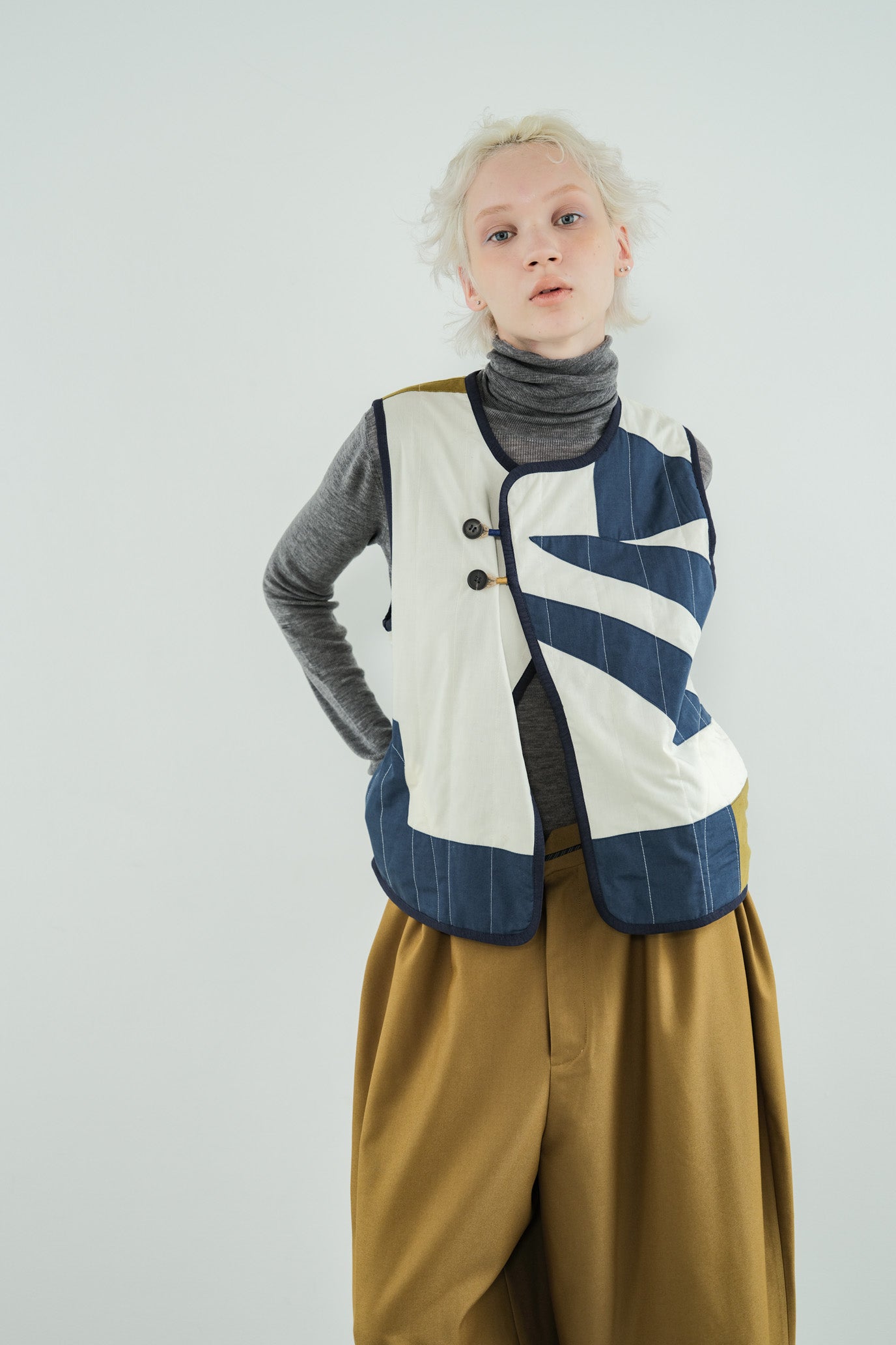 MOCOCHI Rib Turtleneck Pullover