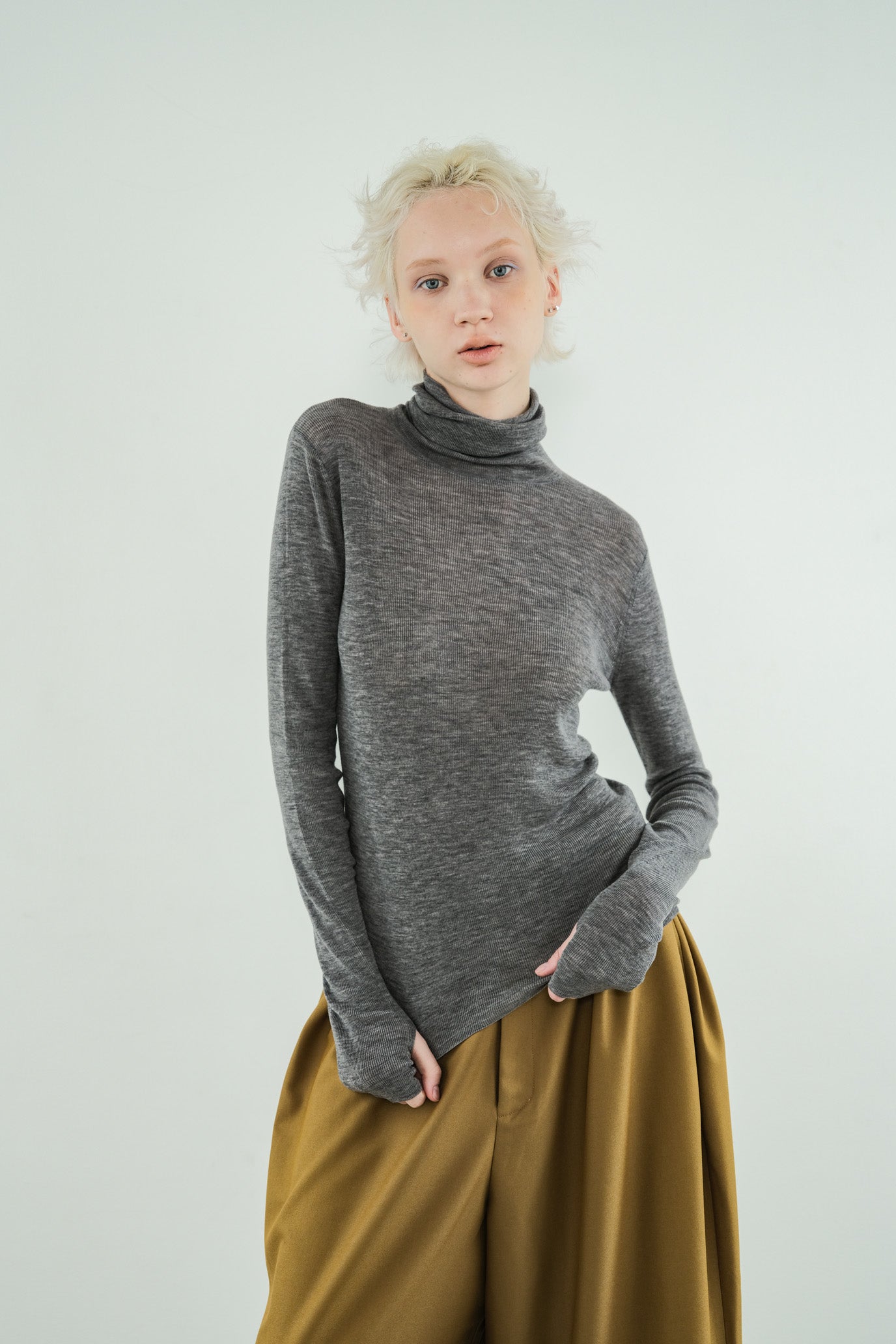 MOCOCHI Rib Turtleneck Pullover