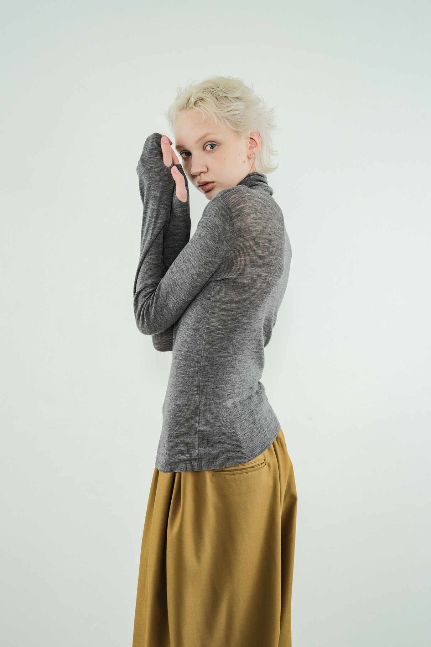 MOCOCHI Rib Turtleneck Pullover