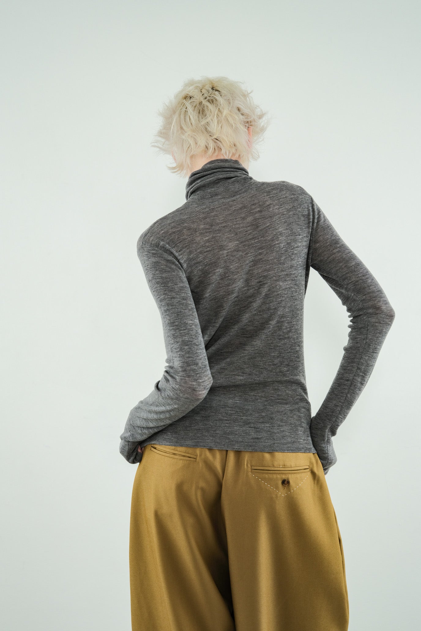 MOCOCHI Rib Turtleneck Pullover