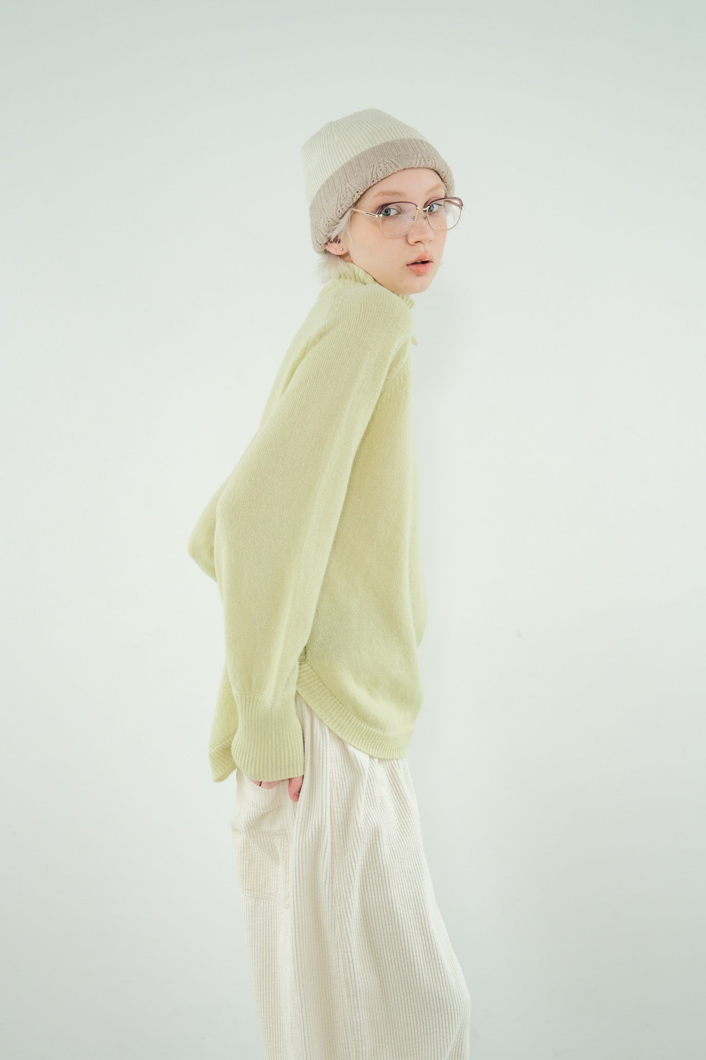 100% Wool Round Hem Pullover