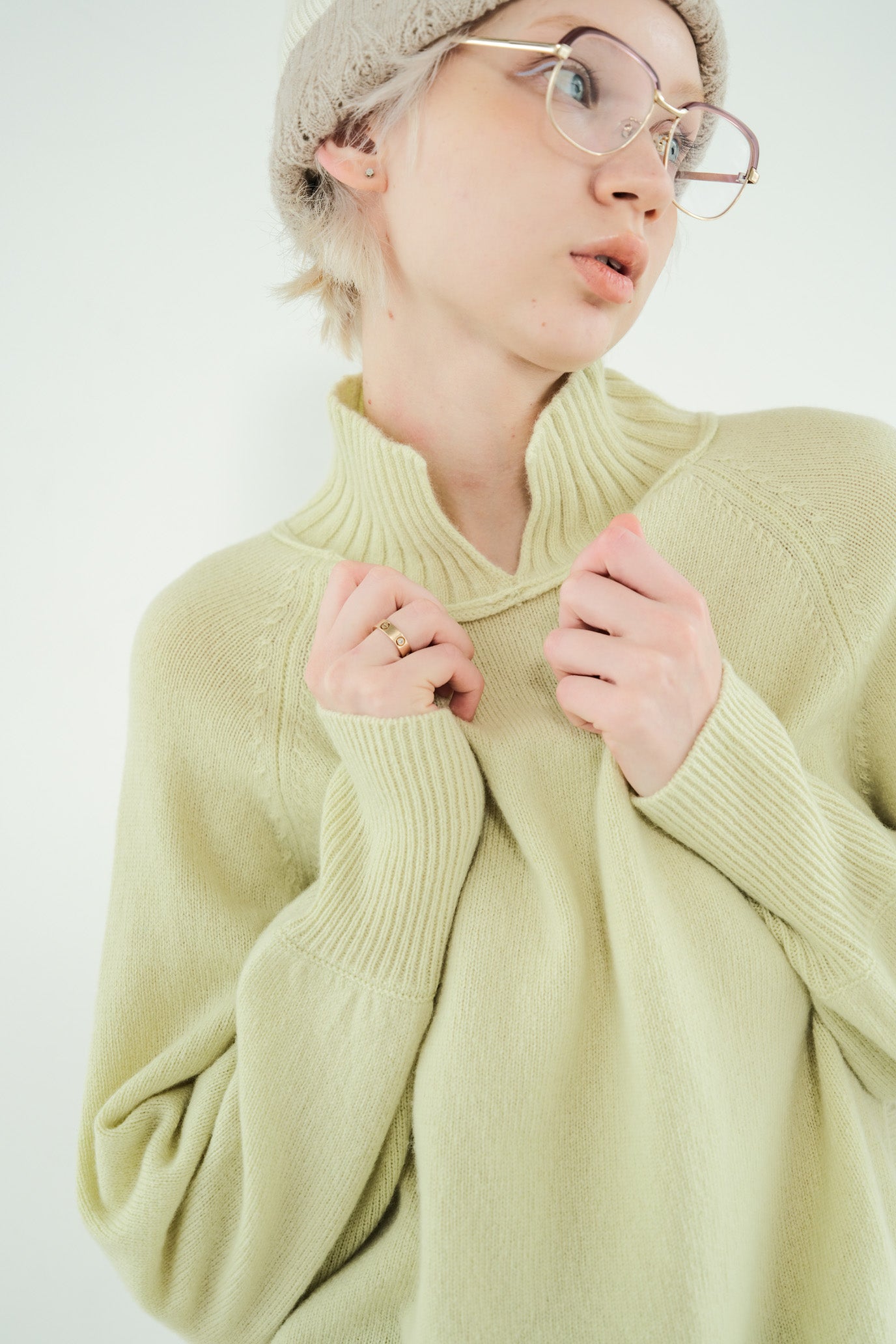 100% Wool Round Hem Pullover