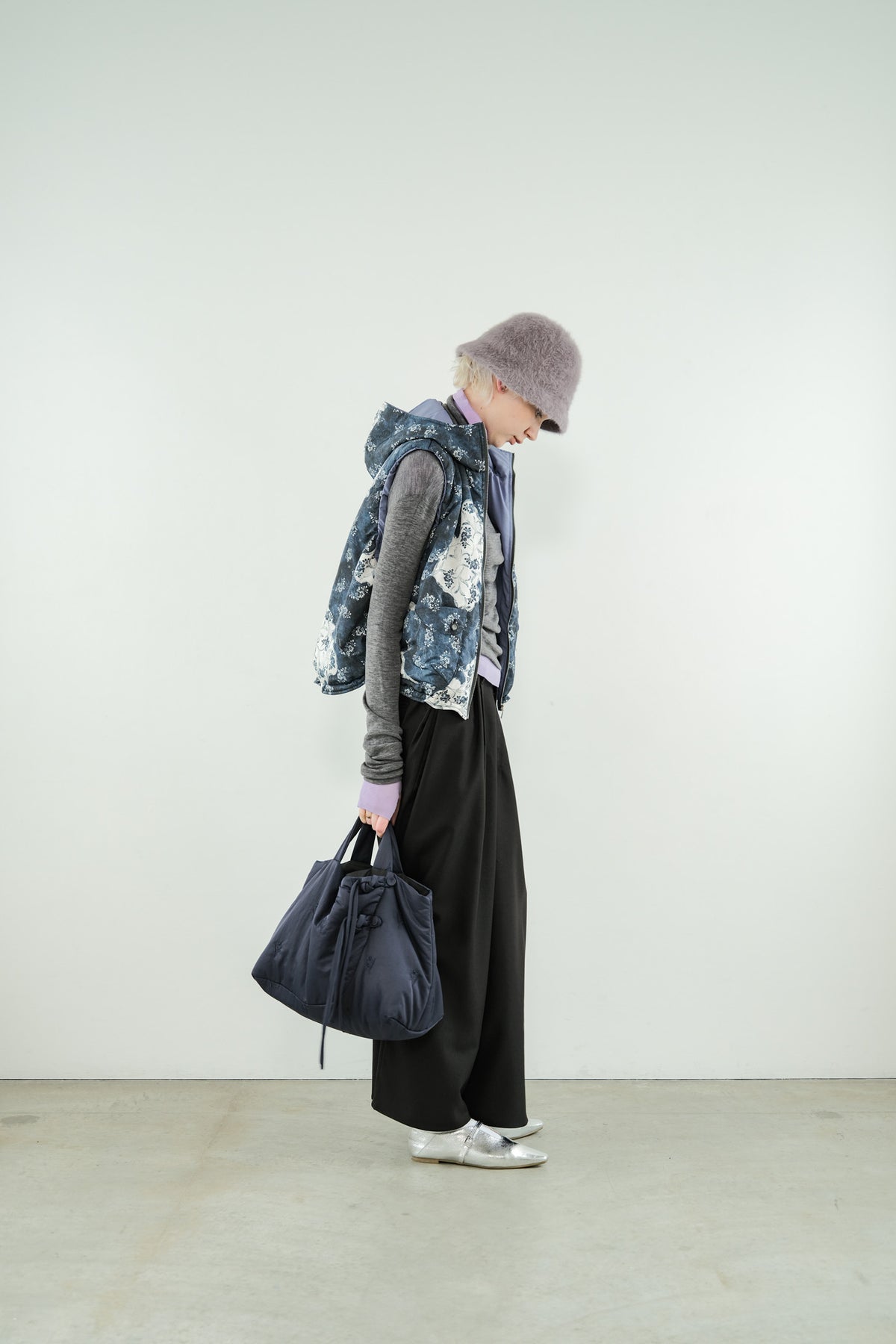 Tube Knot Embroidered Bag