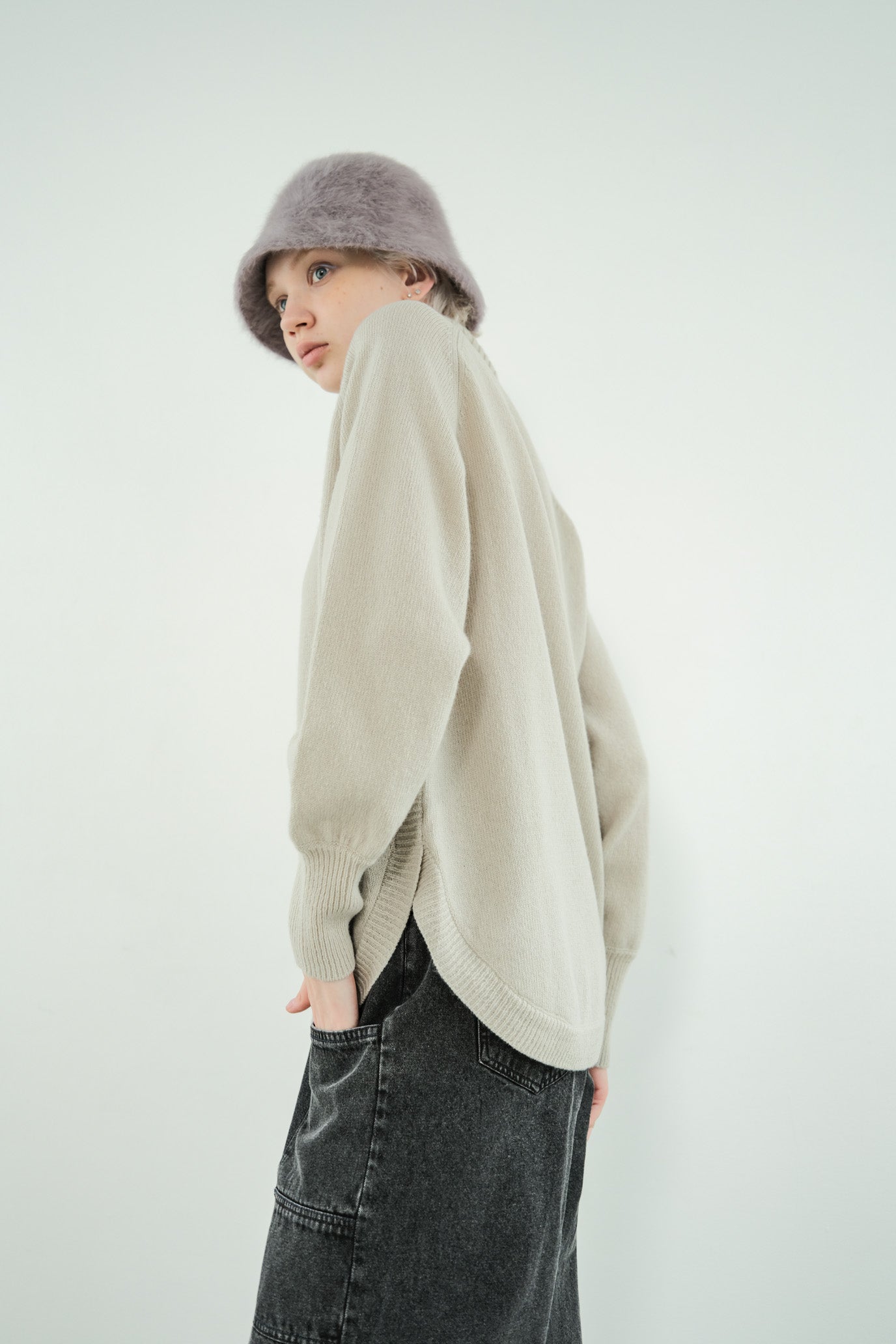 100% Wool Round Hem Pullover
