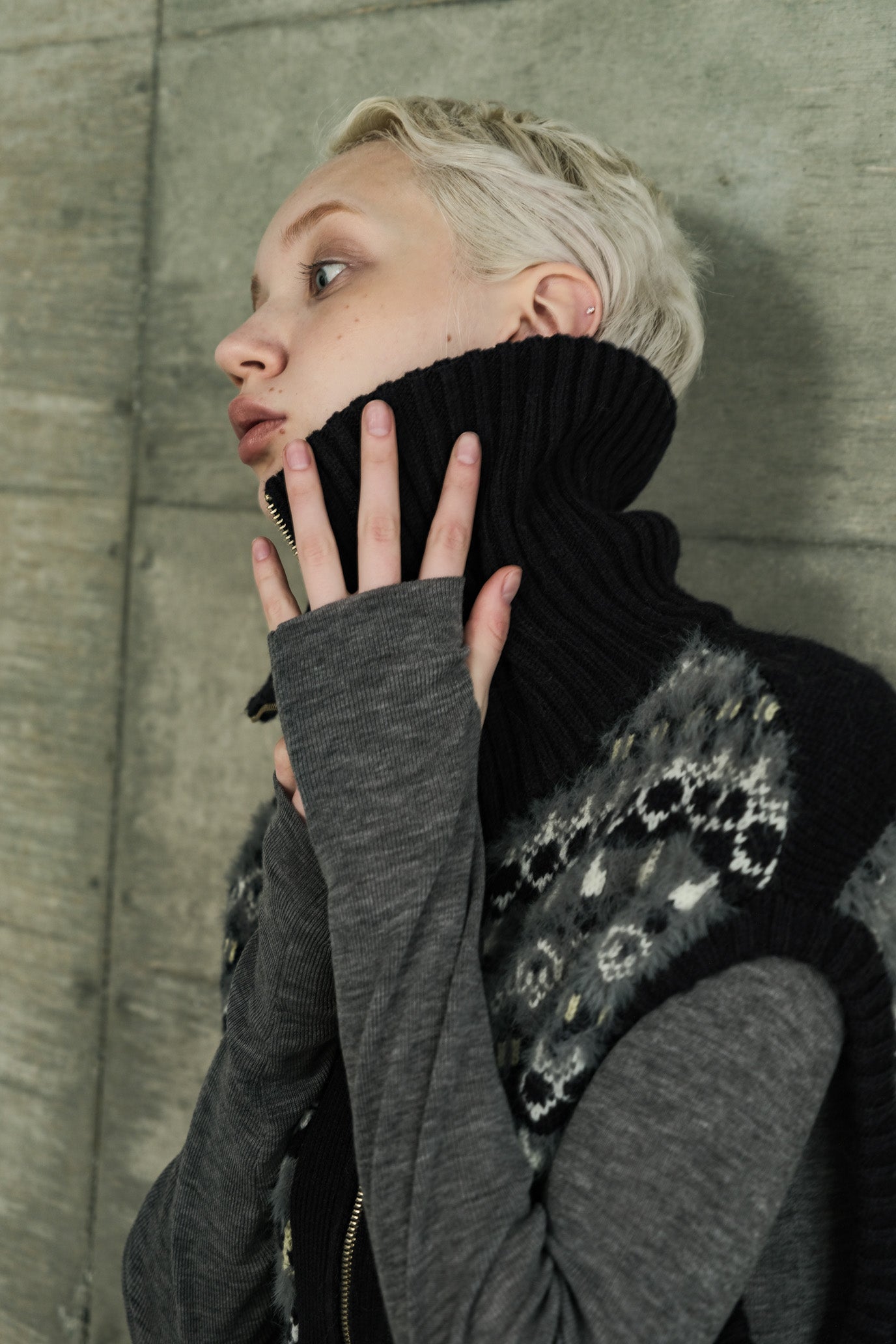 MOCOCHI Rib Turtleneck Pullover